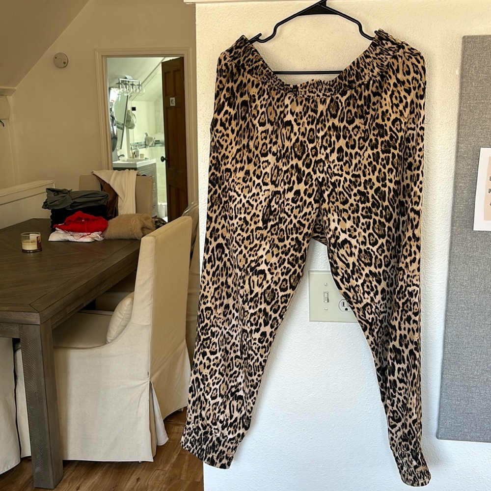 Leopard Jogger